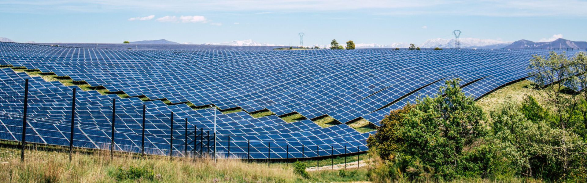 2E1M4G3 Renewable Energy and Sustainable Development / Park of Photovoltaic Solar Panels